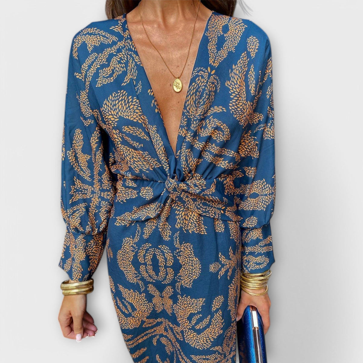 Noira – Maxi Dress with Knot and Print Accent
