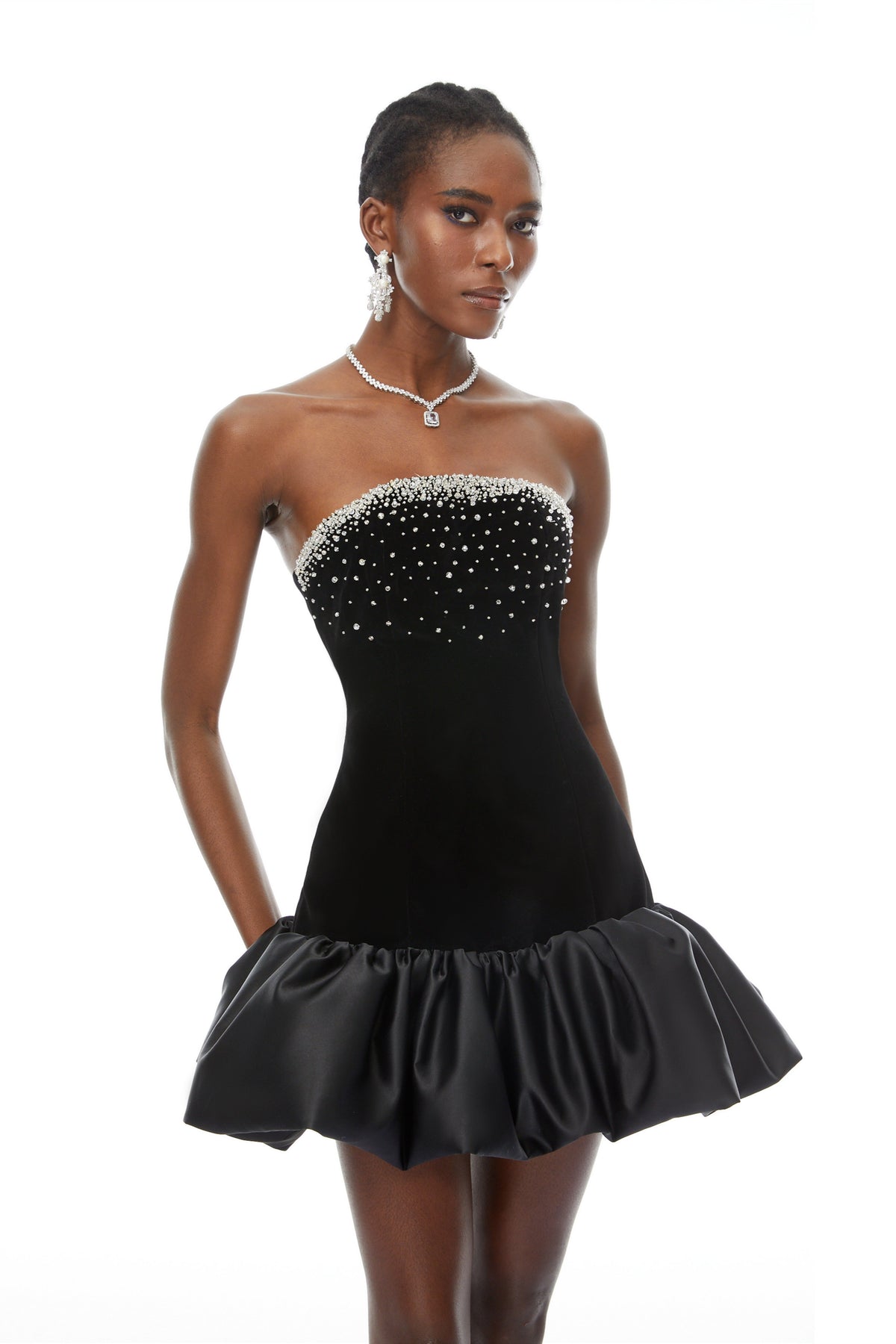 Lucía Black Beaded Embellished Velvet Mini Dress