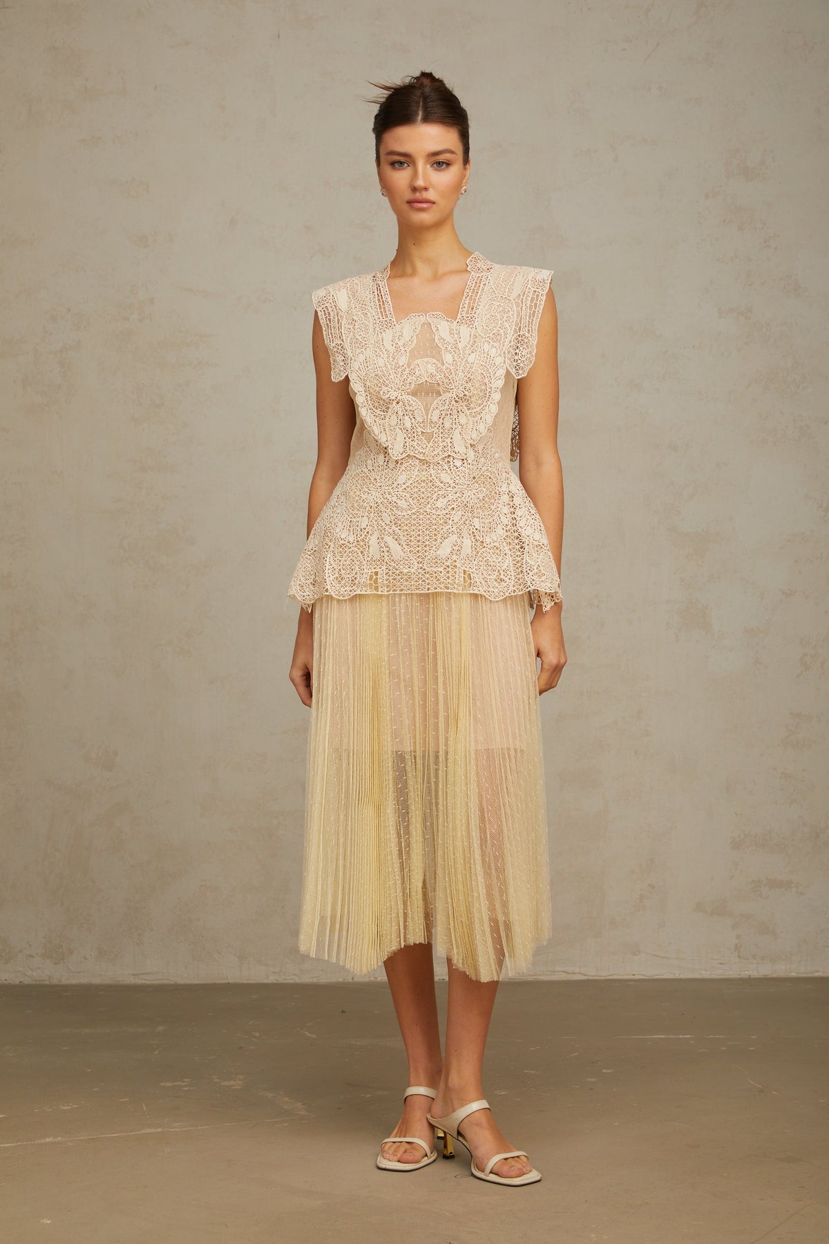 Céleste floral-lace-panelling tulle midi dress in Neutrals