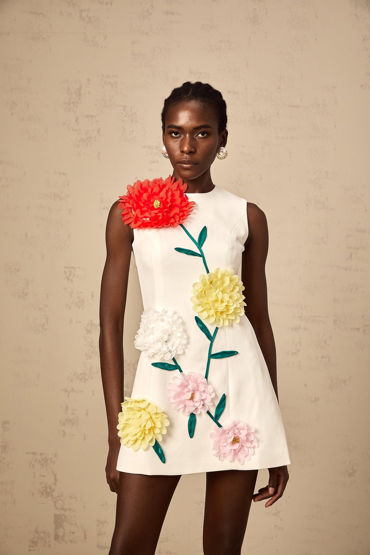 Véronique white 3d-petal sleeveless mini dress