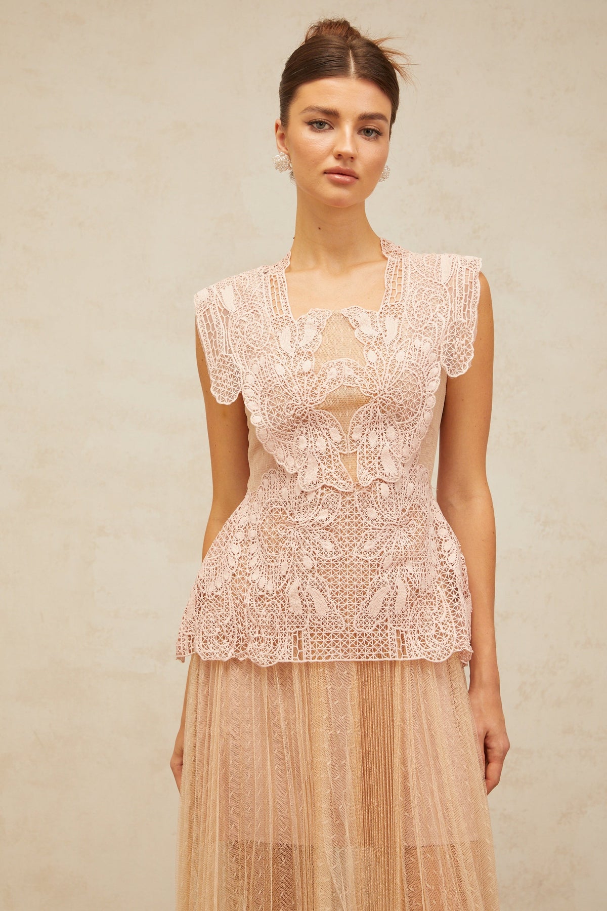 Céleste floral-lace-panelling tulle midi dress in Pink