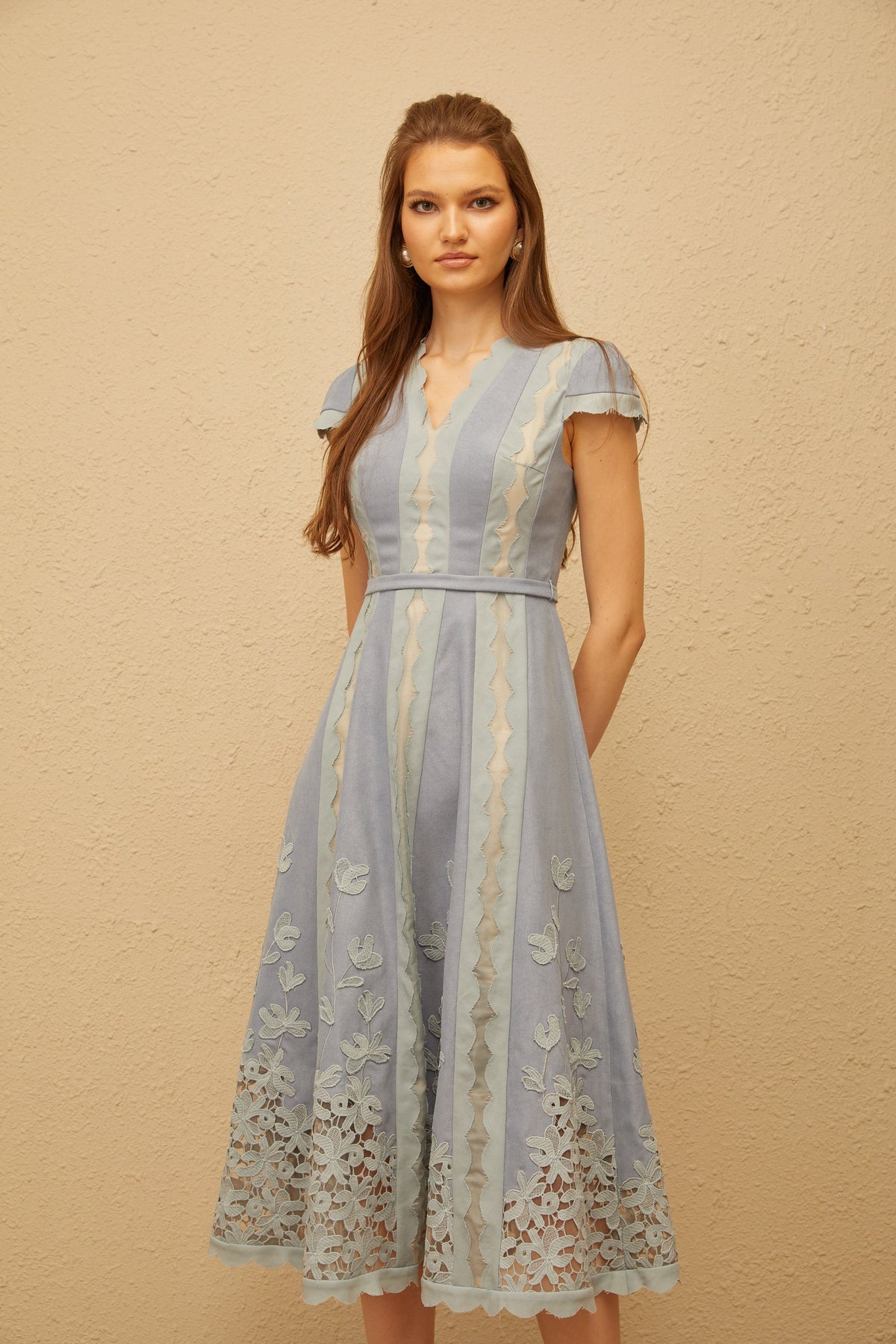Amália Blue Scalloped Floral Embroidered Midi Dress