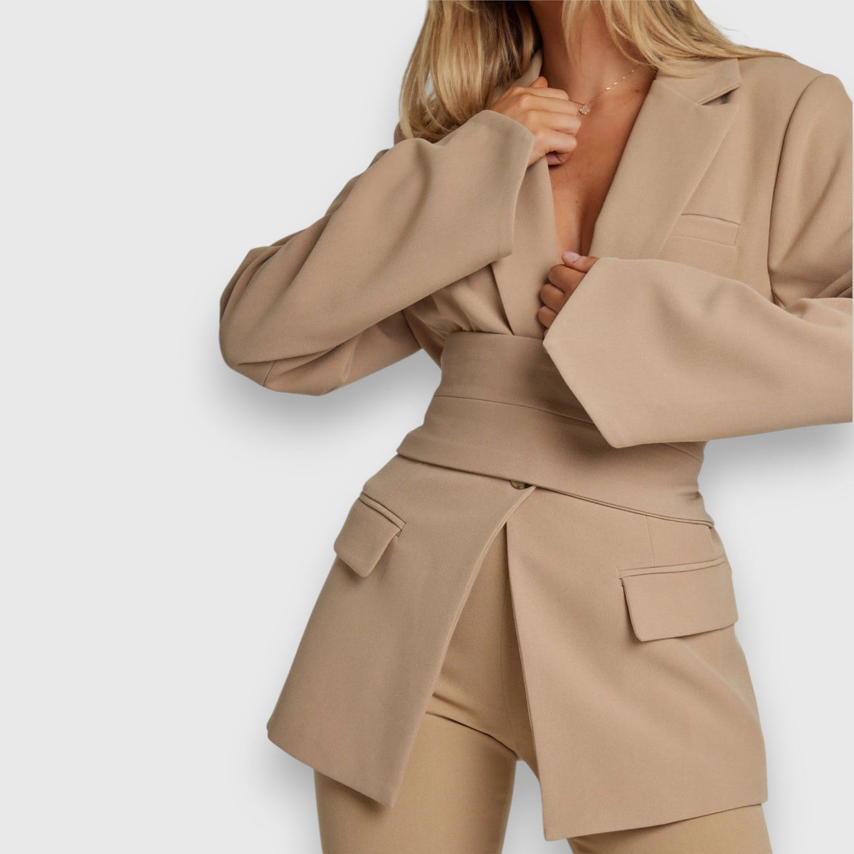 Jarela – Blazer with Belt