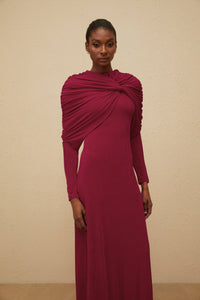 Moderne Red Cape-Design Ruched Maxi Dress