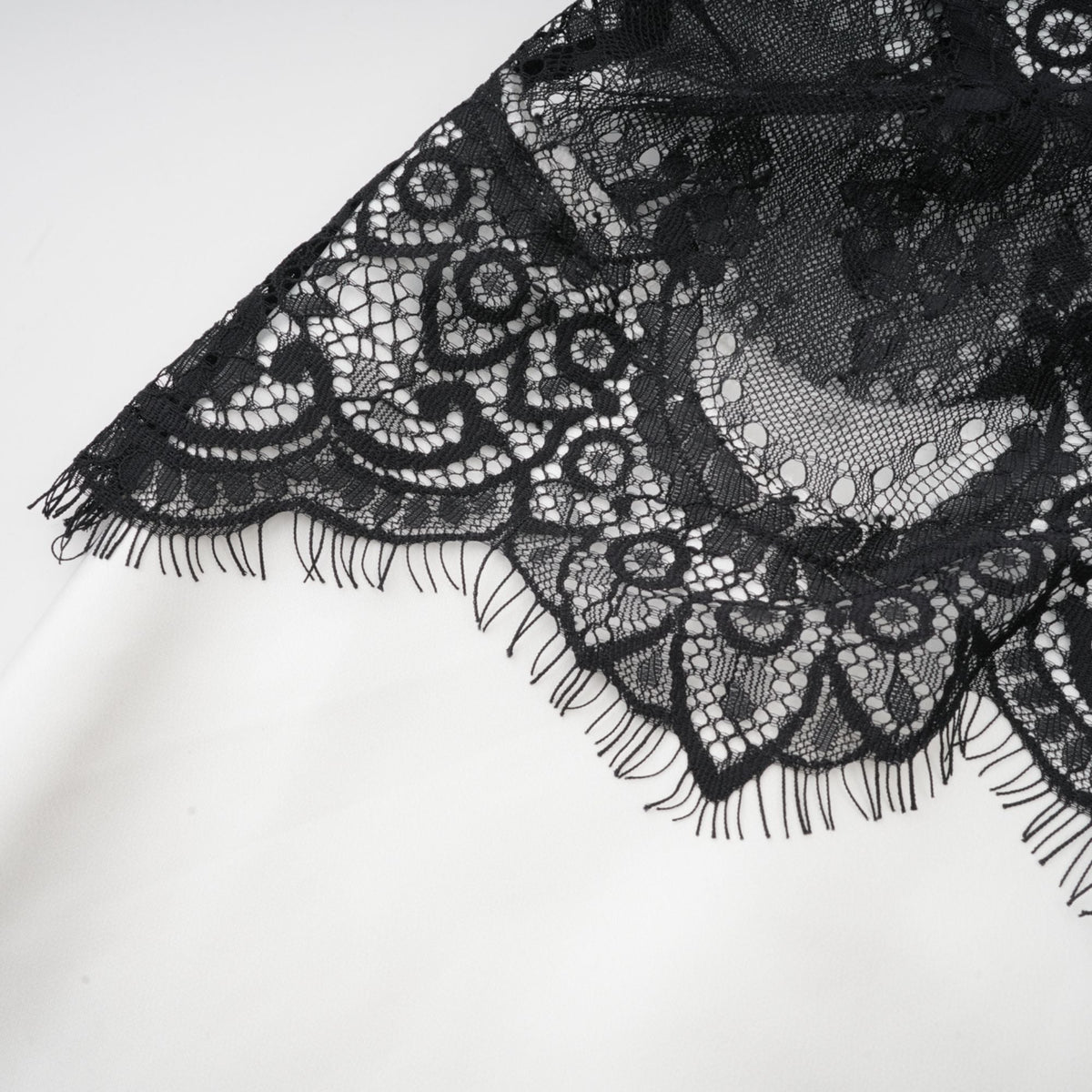 Éléonore Two Tone Lace Detail Maxi Dress