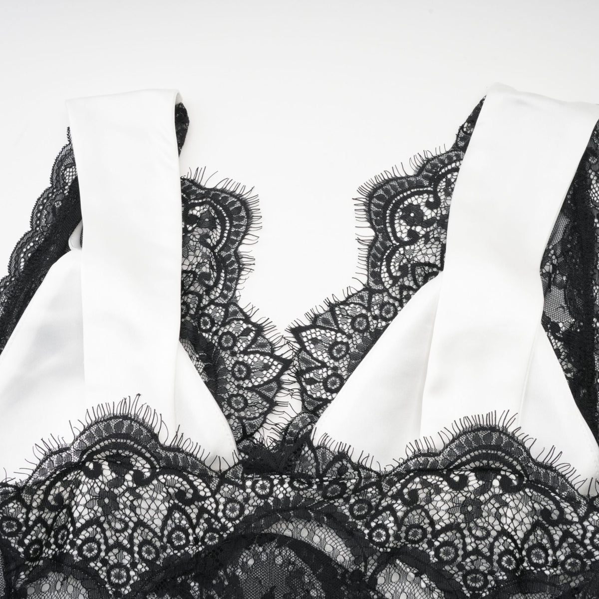 Éléonore Two Tone Lace Detail Maxi Dress