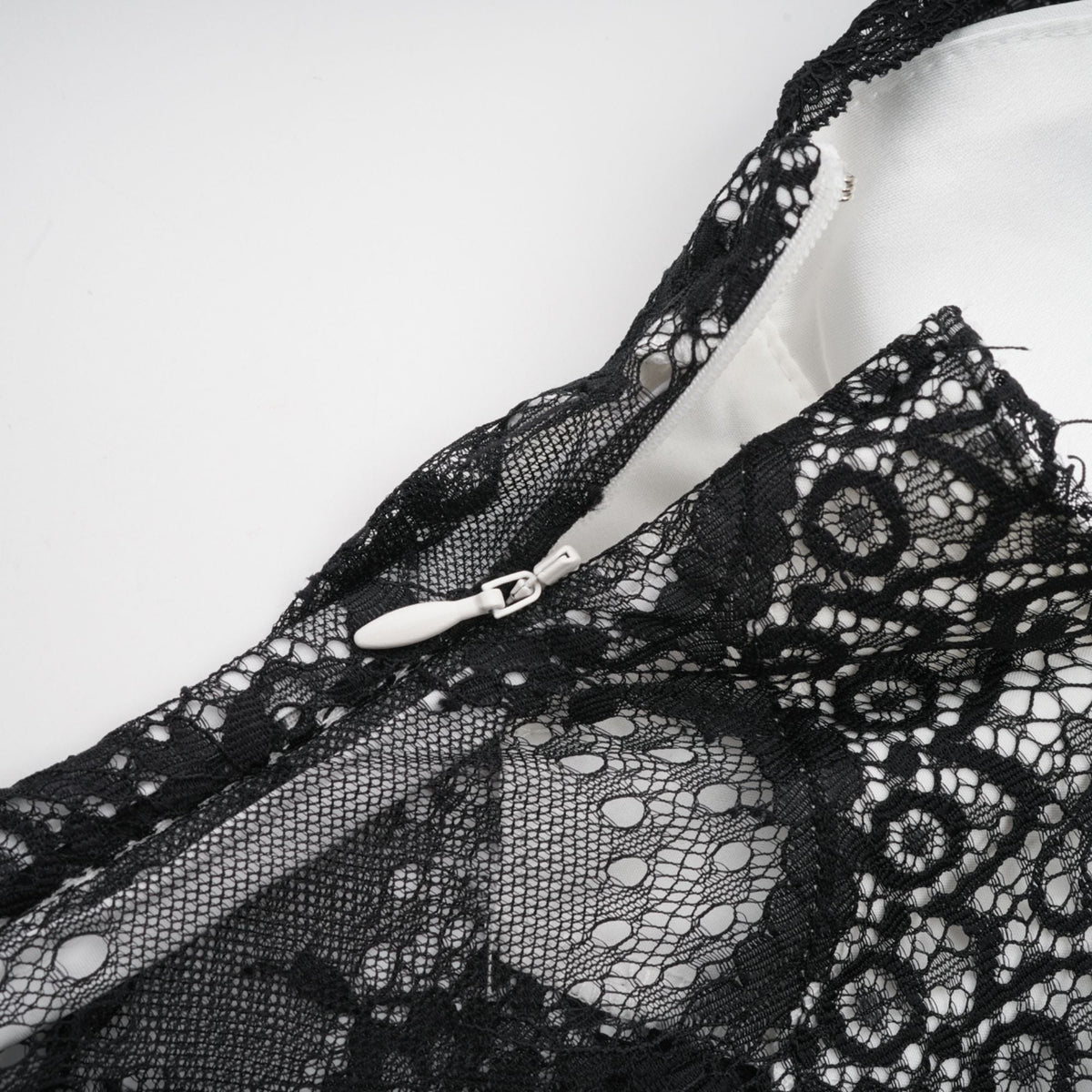 Éléonore Two Tone Lace Detail Maxi Dress