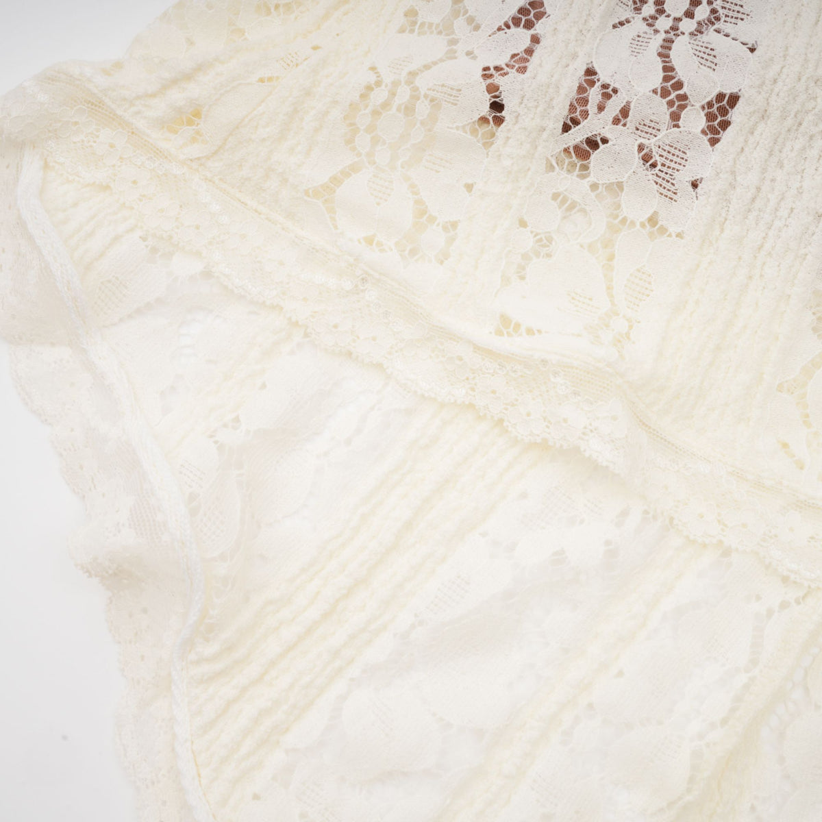 Émeline floral lace train-design maxi dress in Neutrals