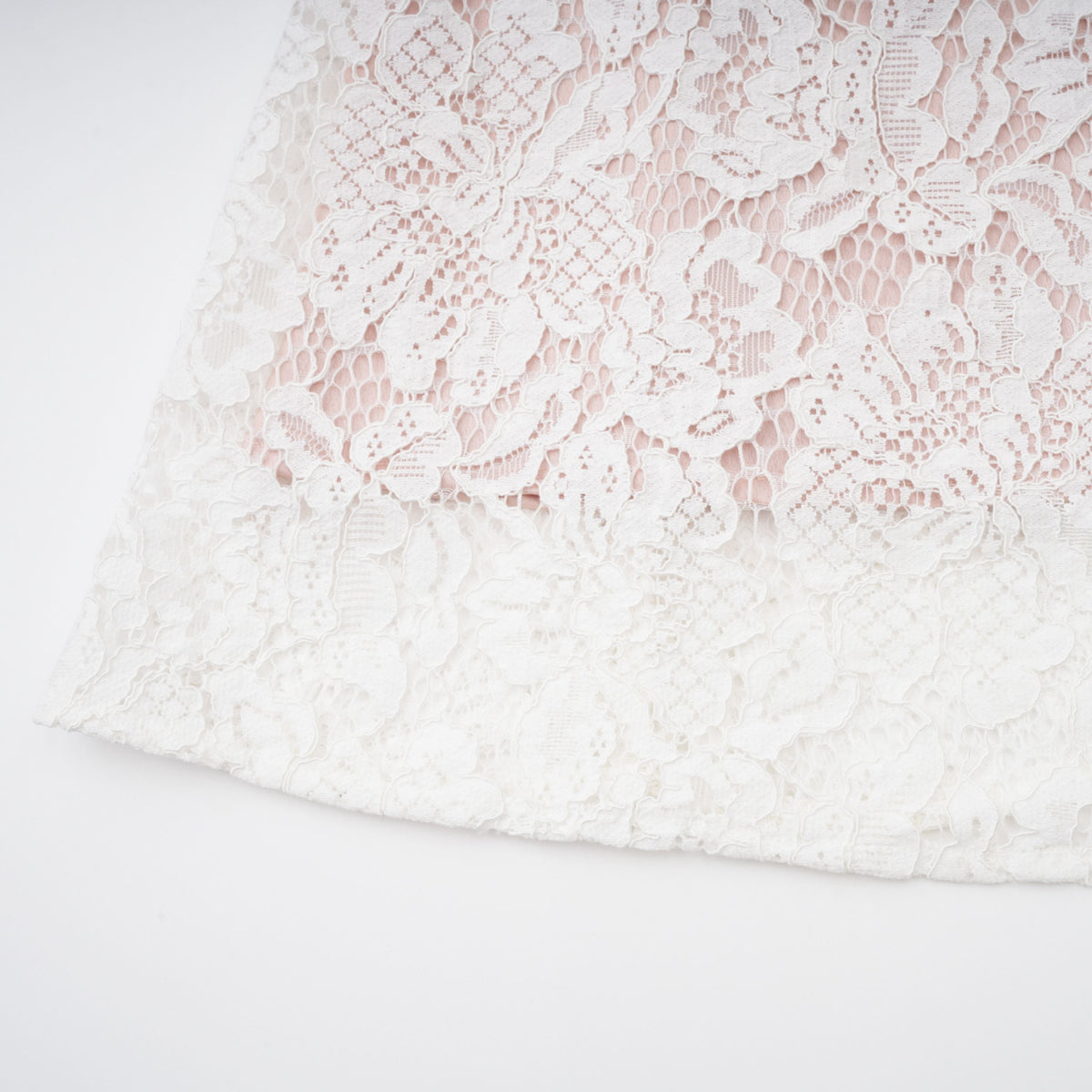 Marzia White Ribbon Detail Floral Lace Maxi Dress