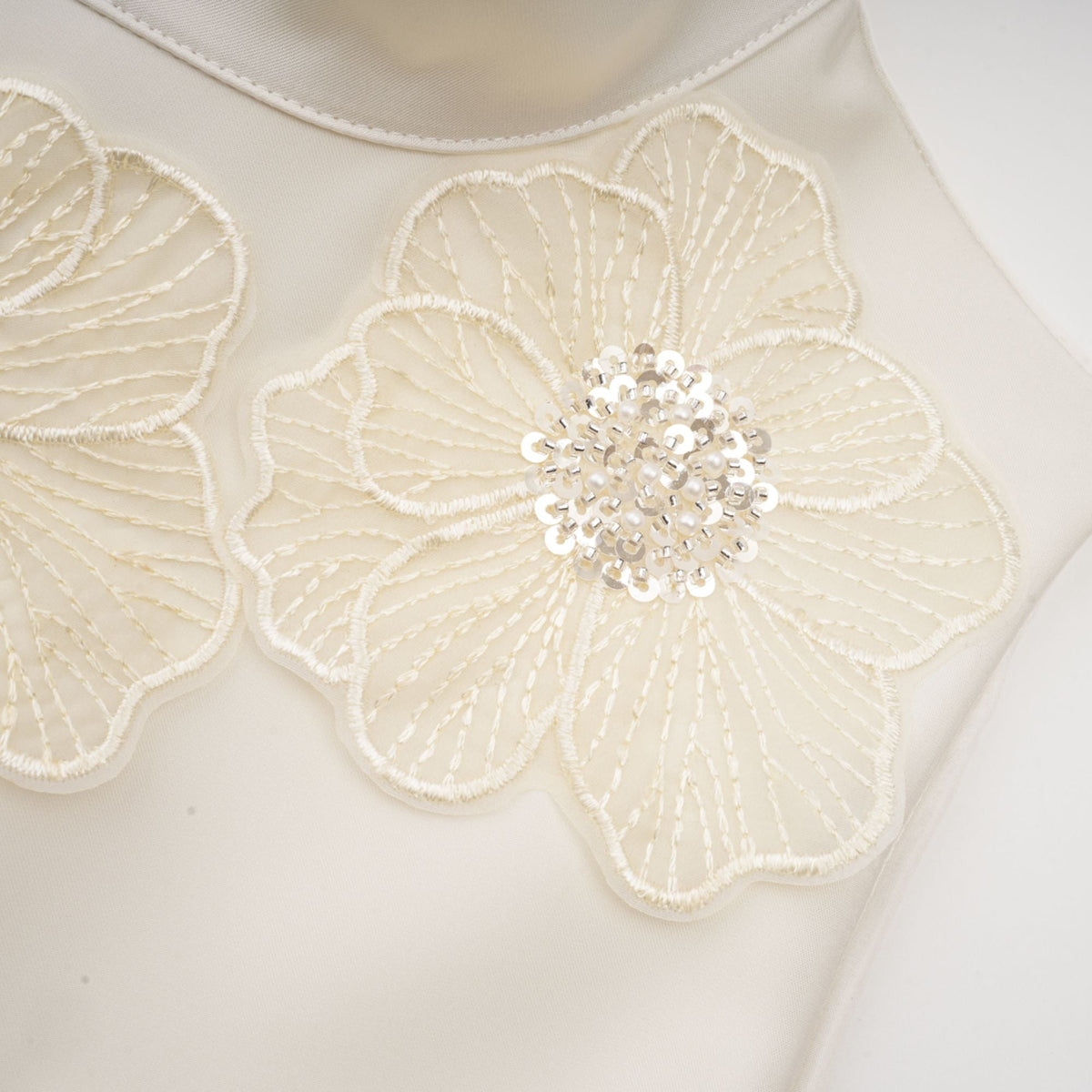 Émilie sleeveless floral-applique midi dress in White