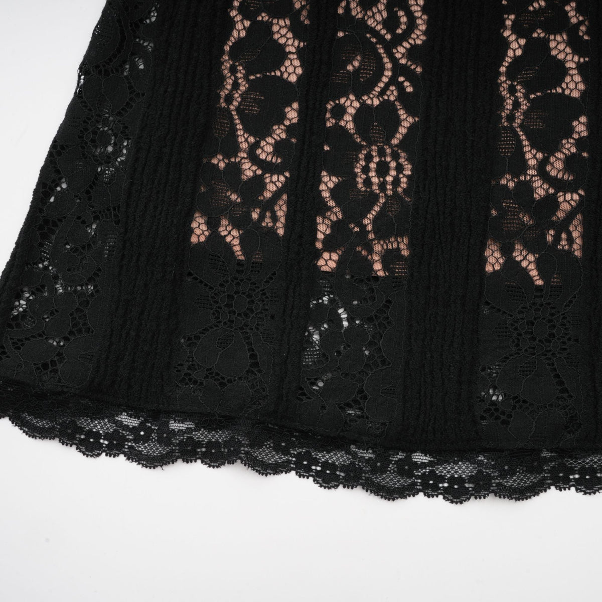 Émeline floral lace flared-cuff midi dress in Black