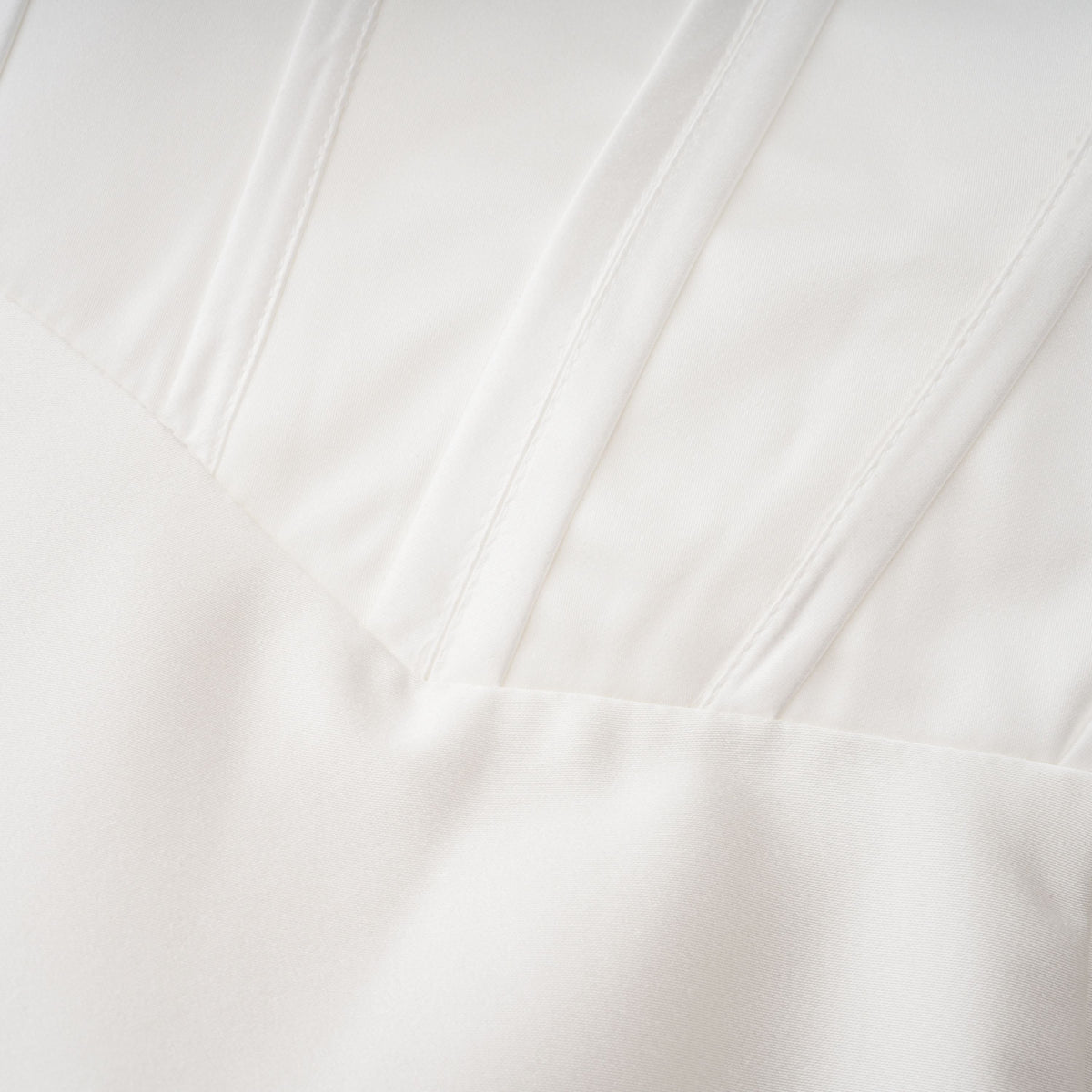 Víctor White Off-Shoulder Lace Panel Maxi Dress