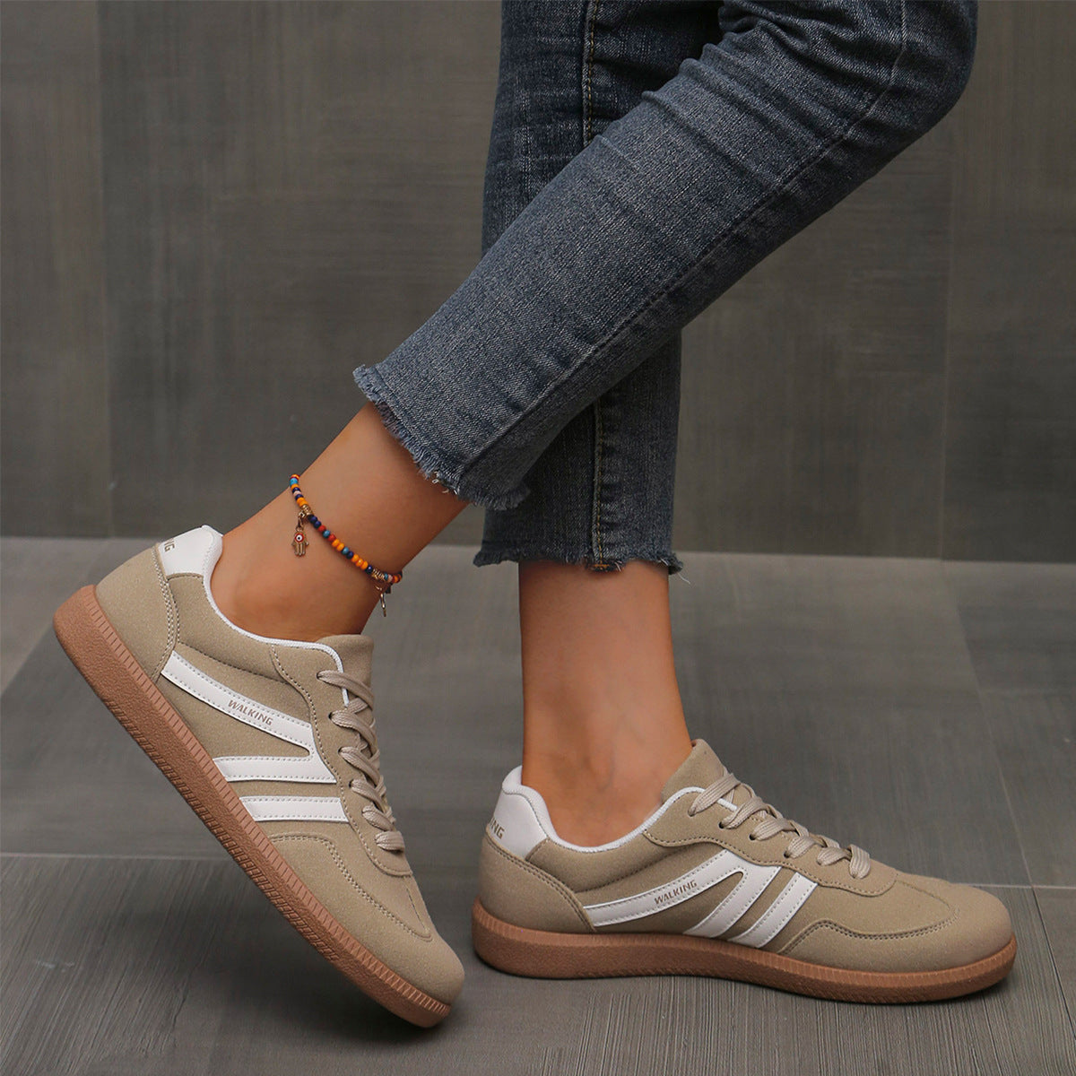 Deliza Orthopaedic Trainers