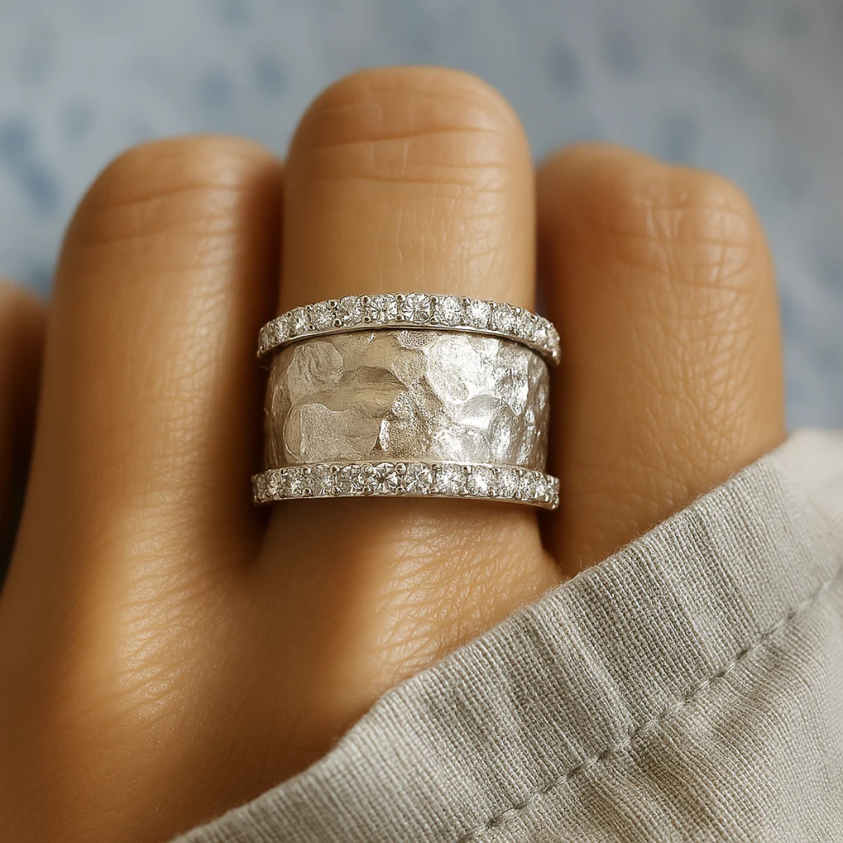 Elovia – Hammered Silver Ring