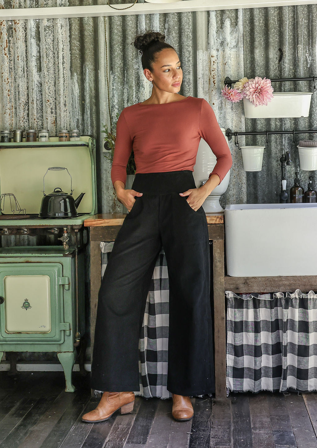 Esta Corduroy Pants Black